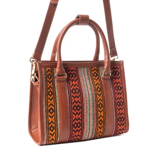 nuevas vistas crossbody bag in brown